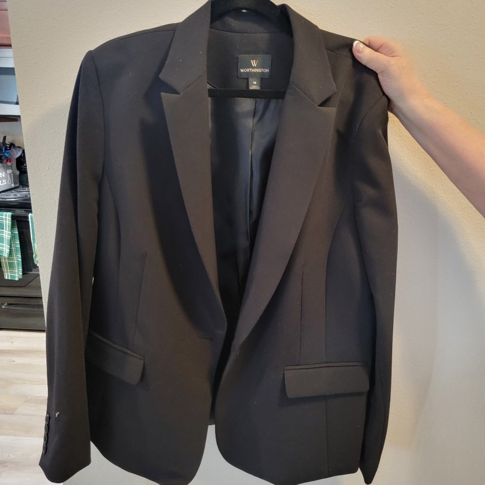 Women's black Worthington blazer size 18